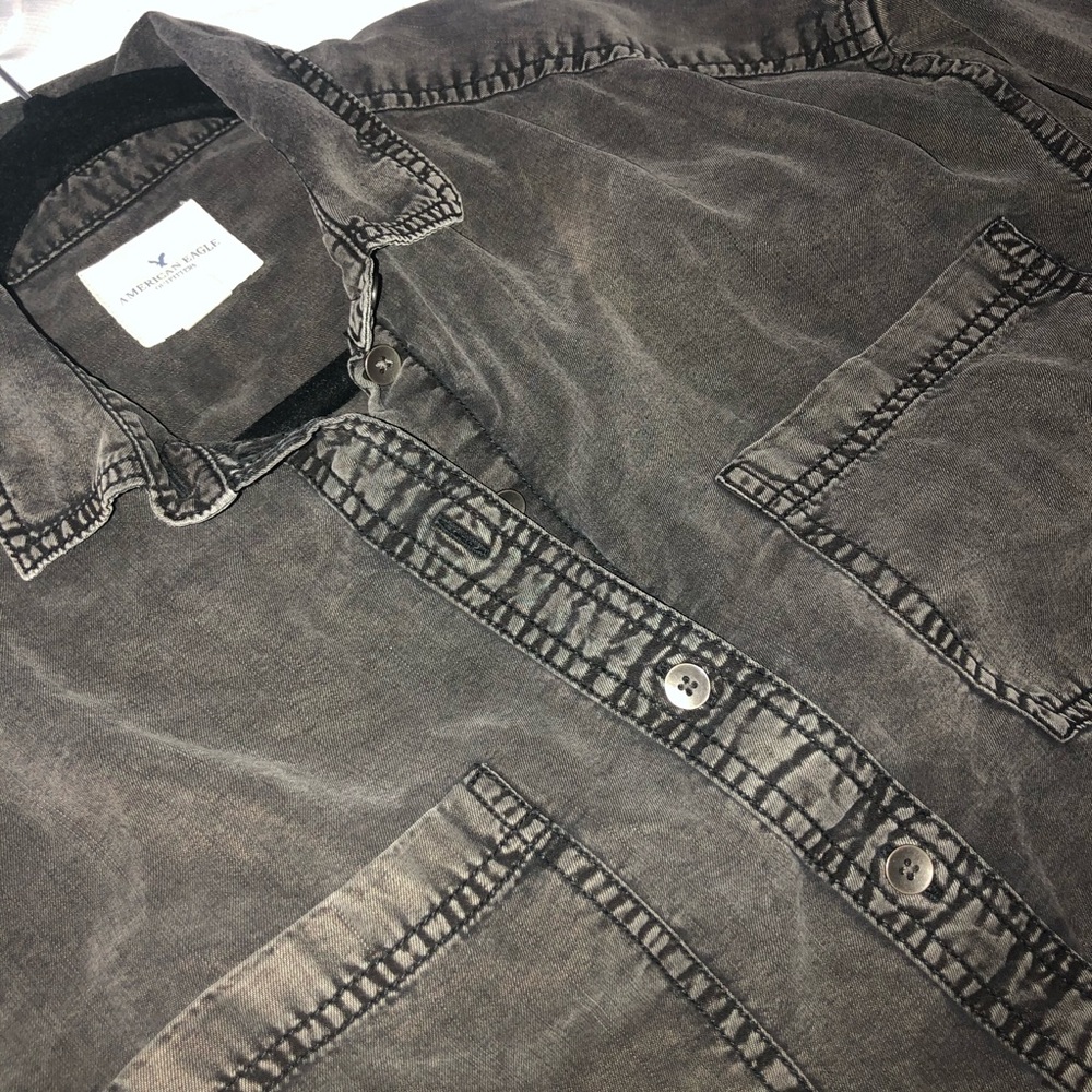 American Eagle Cropped Button Up - image 3